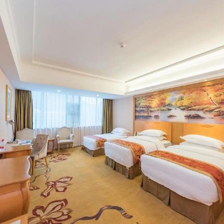 Vienna Hotel Guilin Airport Road Rongshan Exterior photo